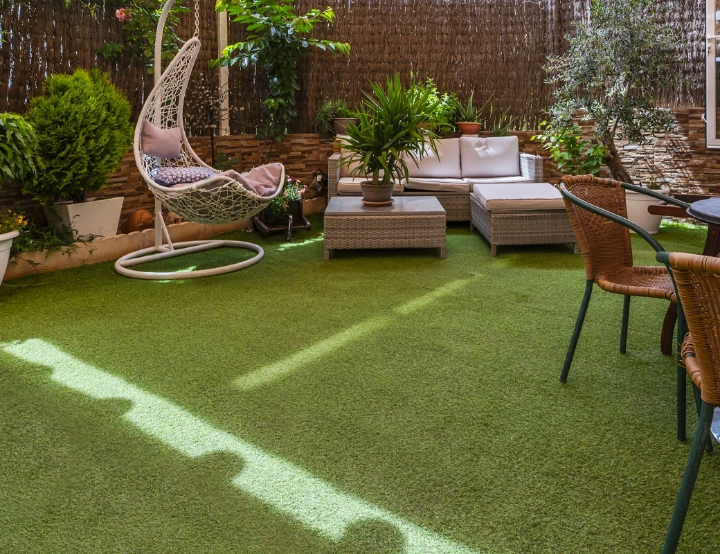 Synthetic lawn