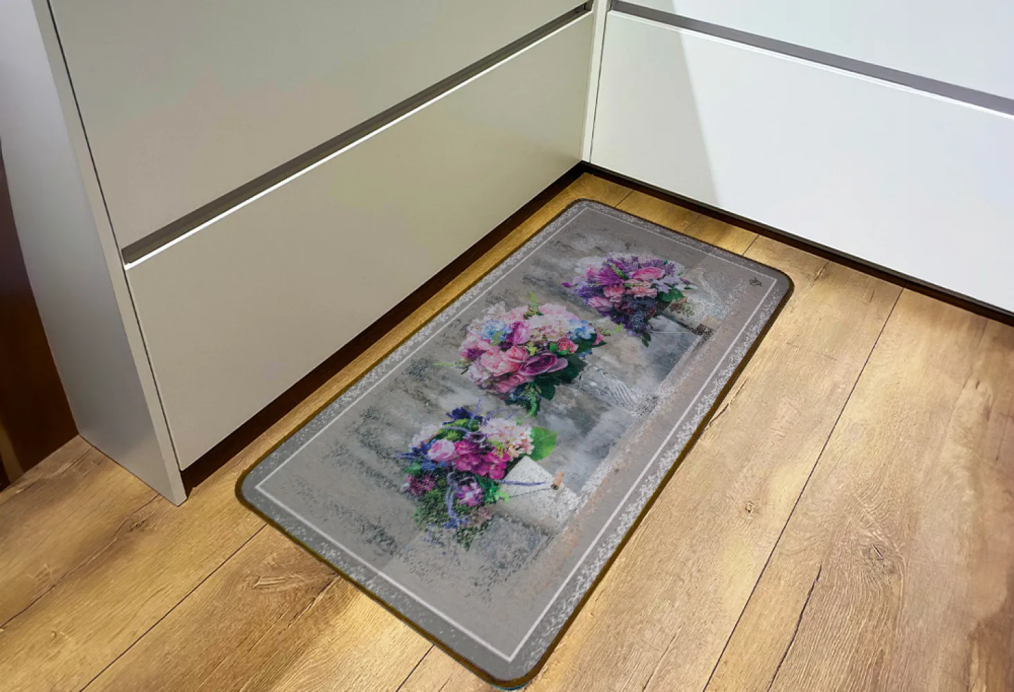 Shabby chic kitchen carpet